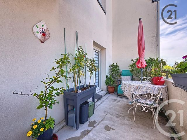 Afficher la photo en grand Appartement T4 à vendre - 4 pièces - 59.85 m2 - TROYES - 10 - CHAMPAGNE-ARDENNE - Century 21 Martinot Immobilier