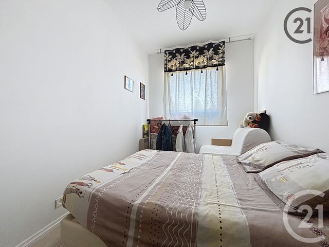 Afficher la photo en grand Appartement T4 à vendre - 4 pièces - 59.85 m2 - TROYES - 10 - CHAMPAGNE-ARDENNE - Century 21 Martinot Immobilier