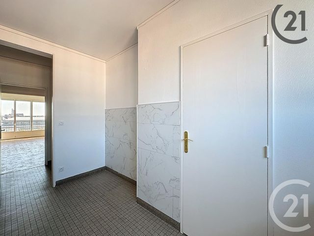 Afficher la photo en grand Appartement T3 à vendre - 3 pièces - 74.44 m2 - TROYES - 10 - CHAMPAGNE-ARDENNE - Century 21 Martinot Immobilier