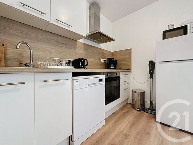 Appartement F4 à louer - 4 pièces - 75.04 m2 - ST ANDRE LES VERGERS - 10 - CHAMPAGNE-ARDENNE - Century 21 Martinot Immobilier