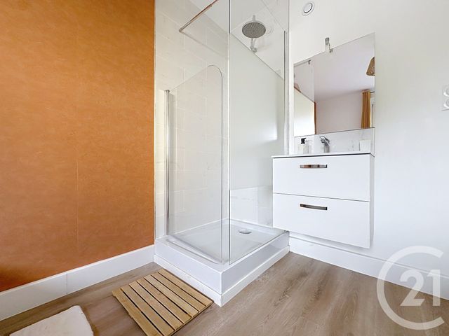 Appartement F4 à louer - 4 pièces - 75.04 m2 - ST ANDRE LES VERGERS - 10 - CHAMPAGNE-ARDENNE - Century 21 Martinot Immobilier