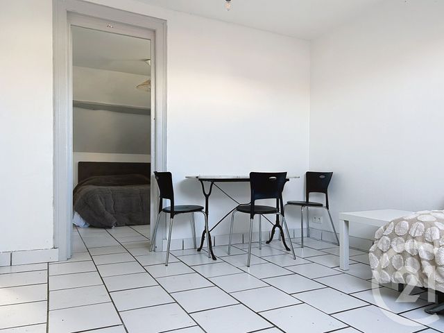 Appartement T2 à louer - 2 pièces - 24.9 m2 - TROYES - 10 - CHAMPAGNE-ARDENNE - Century 21 Martinot Immobilier