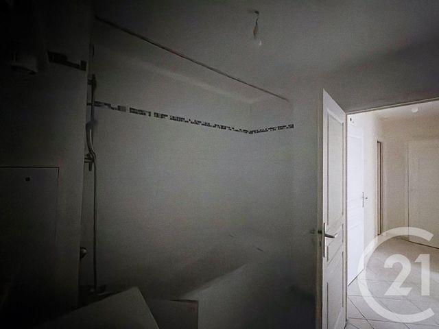 Appartement F4 à louer - 4 pièces - 88.0 m2 - STE SAVINE - 10 - CHAMPAGNE-ARDENNE - Century 21 Martinot Immobilier