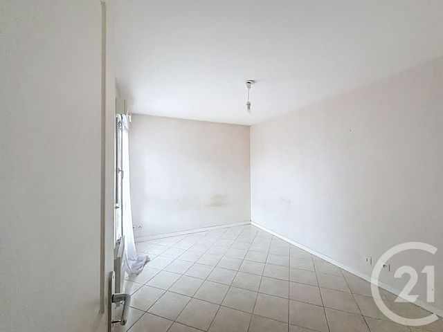 Appartement F4 à louer - 4 pièces - 88.0 m2 - STE SAVINE - 10 - CHAMPAGNE-ARDENNE - Century 21 Martinot Immobilier