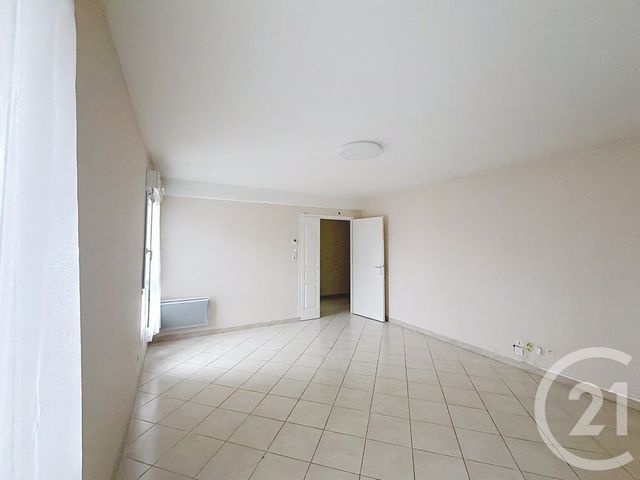 Appartement F4 à louer - 4 pièces - 88.0 m2 - STE SAVINE - 10 - CHAMPAGNE-ARDENNE - Century 21 Martinot Immobilier
