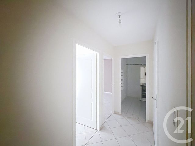 Appartement F4 à louer - 4 pièces - 88.0 m2 - STE SAVINE - 10 - CHAMPAGNE-ARDENNE - Century 21 Martinot Immobilier