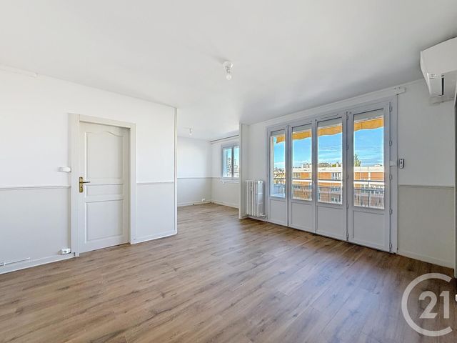 Appartement F3 à vendre - 3 pièces - 51.5 m2 - TROYES - 10 - CHAMPAGNE-ARDENNE - Century 21 Martinot Immobilier