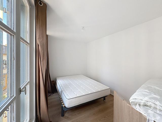 Appartement T4 à louer - 3 pièces - 73.6 m2 - TROYES - 10 - CHAMPAGNE-ARDENNE - Century 21 Martinot Immobilier