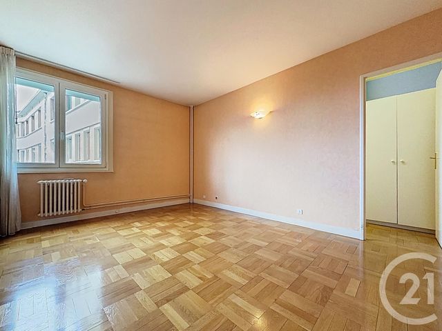 Afficher la photo en grand Appartement F5 à vendre - 5 pièces - 141.38 m2 - TROYES - 10 - CHAMPAGNE-ARDENNE - Century 21 Martinot Immobilier
