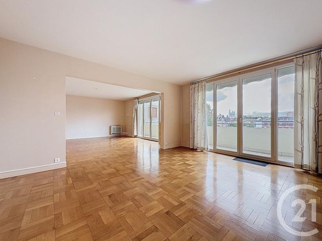Afficher la photo en grand Appartement F5 à vendre - 5 pièces - 141.38 m2 - TROYES - 10 - CHAMPAGNE-ARDENNE - Century 21 Martinot Immobilier
