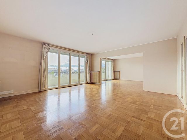 Afficher la photo en grand Appartement F5 à vendre - 5 pièces - 141.38 m2 - TROYES - 10 - CHAMPAGNE-ARDENNE - Century 21 Martinot Immobilier