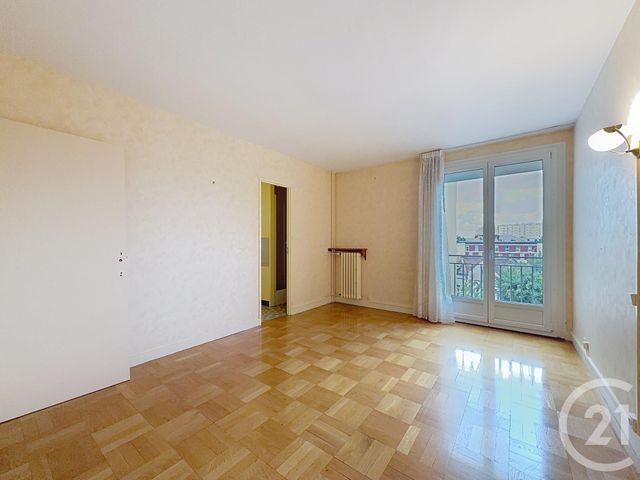 Afficher la photo en grand Appartement F5 à vendre - 5 pièces - 141.38 m2 - TROYES - 10 - CHAMPAGNE-ARDENNE - Century 21 Martinot Immobilier