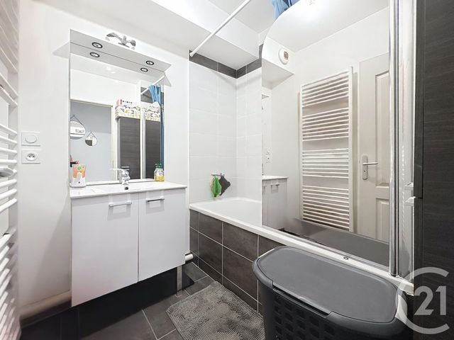 Appartement à vendre - 3 pièces - 61.76 m2 - TROYES - 10 - CHAMPAGNE-ARDENNE - Century 21 Martinot Immobilier