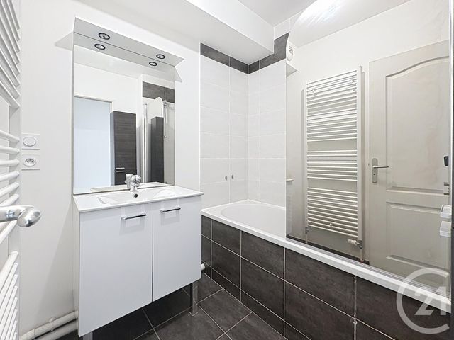 Appartement à vendre - 3 pièces - 61.76 m2 - TROYES - 10 - CHAMPAGNE-ARDENNE - Century 21 Martinot Immobilier
