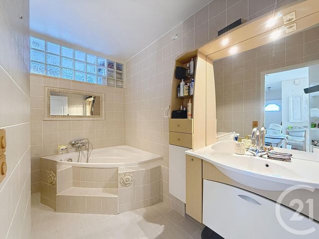 Appartement F3 à vendre - 3 pièces - 62.0 m2 - ST PARRES AUX TERTRES - 10 - CHAMPAGNE-ARDENNE - Century 21 Martinot Immobilier