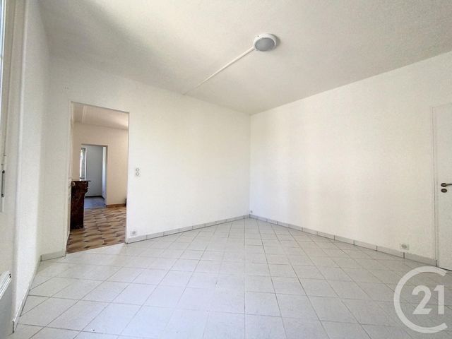 Appartement à louer - 2 pièces - 41.1 m2 - TROYES - 10 - CHAMPAGNE-ARDENNE - Century 21 Martinot Immobilier