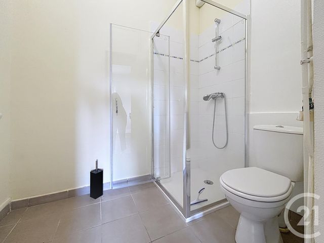 Appartement à louer - 2 pièces - 47.0 m2 - LA CHAPELLE ST LUC - 10 - CHAMPAGNE-ARDENNE - Century 21 Martinot Immobilier