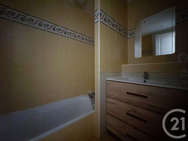 Appartement F3 à louer - 3 pièces - 66.38 m2 - TROYES - 10 - CHAMPAGNE-ARDENNE - Century 21 Martinot Immobilier