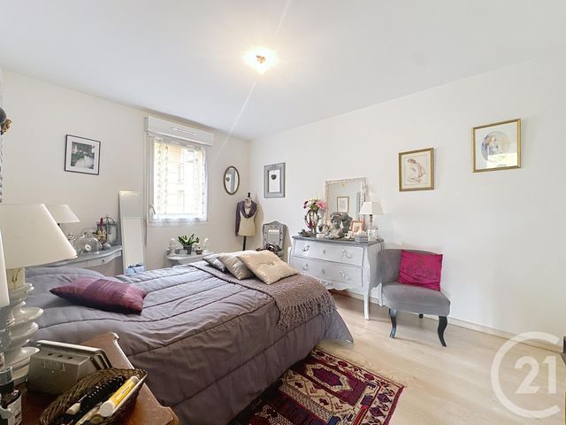 Appartement F3 à vendre - 3 pièces - 76.1 m2 - STE SAVINE - 10 - CHAMPAGNE-ARDENNE - Century 21 Martinot Immobilier