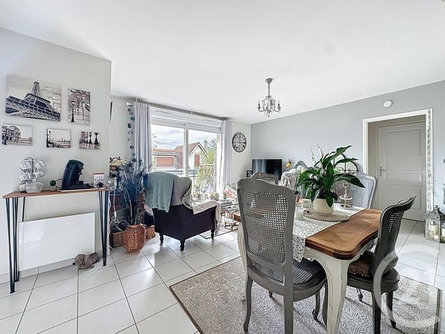 Appartement F3 à vendre - 3 pièces - 76.1 m2 - STE SAVINE - 10 - CHAMPAGNE-ARDENNE - Century 21 Martinot Immobilier