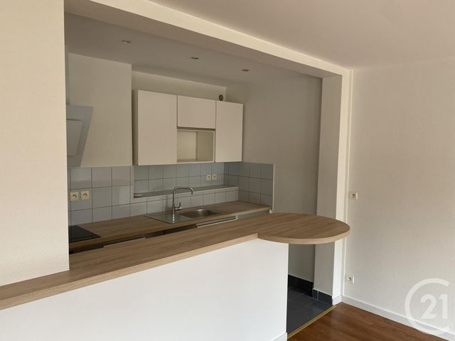 Appartement F5 à louer - 5 pièces - 90.0 m2 - TROYES - 10 - CHAMPAGNE-ARDENNE - Century 21 Martinot Immobilier