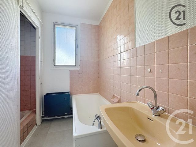 maison à vendre - 4 pièces - 71.0 m2 - ST ANDRE LES VERGERS - 10 - CHAMPAGNE-ARDENNE - Century 21 Martinot Immobilier