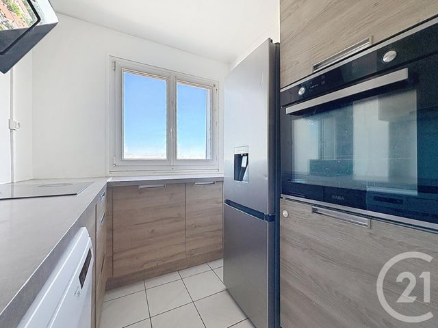 Appartement à vendre - 3 pièces - 62.0 m2 - LA CHAPELLE ST LUC - 10 - CHAMPAGNE-ARDENNE - Century 21 Martinot Immobilier