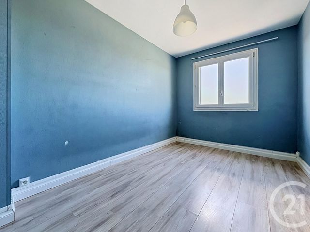 Appartement à vendre - 3 pièces - 62.0 m2 - LA CHAPELLE ST LUC - 10 - CHAMPAGNE-ARDENNE - Century 21 Martinot Immobilier