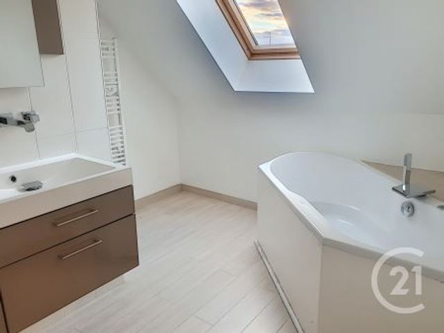 maison à louer - 6 pièces - 150.0 m2 - LA RIVIERE DE CORPS - 10 - CHAMPAGNE-ARDENNE - Century 21 Martinot Immobilier