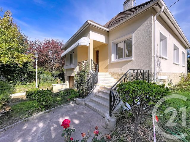 maison à vendre - 5 pièces - 109.98 m2 - ST ANDRE LES VERGERS - 10 - CHAMPAGNE-ARDENNE - Century 21 Martinot Immobilier