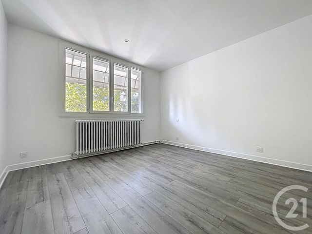 maison à vendre - 5 pièces - 109.98 m2 - ST ANDRE LES VERGERS - 10 - CHAMPAGNE-ARDENNE - Century 21 Martinot Immobilier