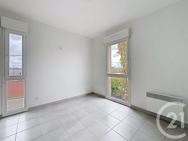 Appartement T2 à louer - 2 pièces - 34.0 m2 - ST JULIEN LES VILLAS - 10 - CHAMPAGNE-ARDENNE - Century 21 Martinot Immobilier
