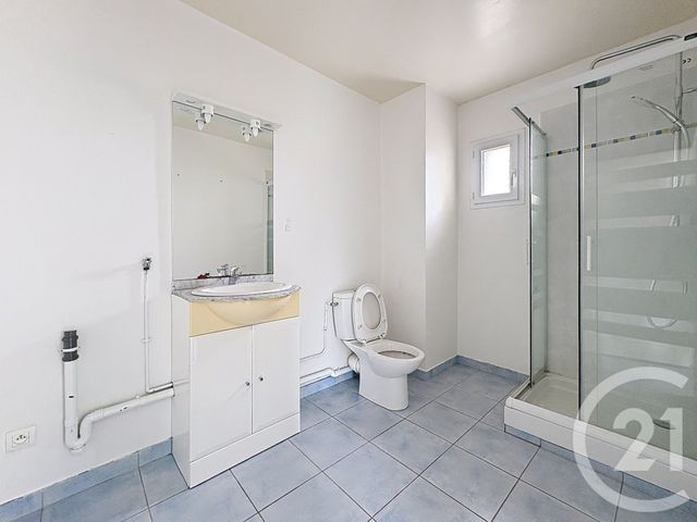 Appartement T2 à louer - 2 pièces - 34.0 m2 - ST JULIEN LES VILLAS - 10 - CHAMPAGNE-ARDENNE - Century 21 Martinot Immobilier