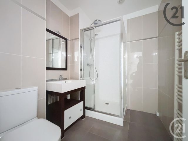 Appartement F1 à louer - 1 pièce - 26.0 m2 - TROYES - 10 - CHAMPAGNE-ARDENNE - Century 21 Martinot Immobilier