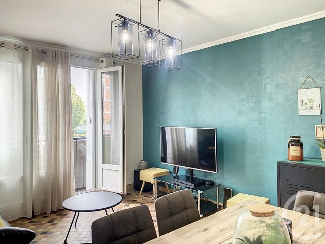 Appartement F3 à louer - 3 pièces - 65.52 m2 - 10 - CHAMPAGNE-ARDENNE - Century 21 Martinot Immobilier