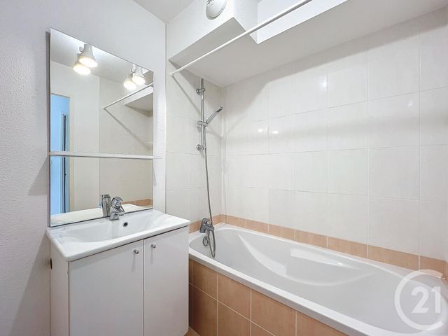 Afficher la photo en grand Appartement F3 à louer - 3 pièces - 56.4 m2 - LES NOES PRES TROYES - 10 - CHAMPAGNE-ARDENNE - Century 21 Martinot Immobilier
