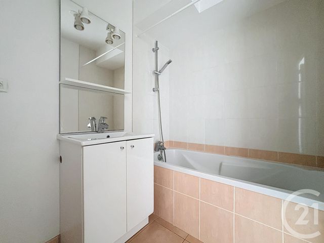 Afficher la photo en grand Appartement F3 à louer - 3 pièces - 56.4 m2 - LES NOES PRES TROYES - 10 - CHAMPAGNE-ARDENNE - Century 21 Martinot Immobilier