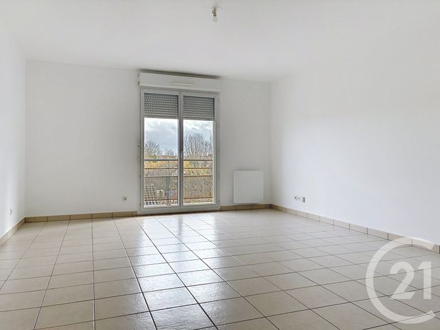 Appartement T3 à louer - 3 pièces - 63.0 m2 - ST ANDRE LES VERGERS - 10 - CHAMPAGNE-ARDENNE - Century 21 Martinot Immobilier