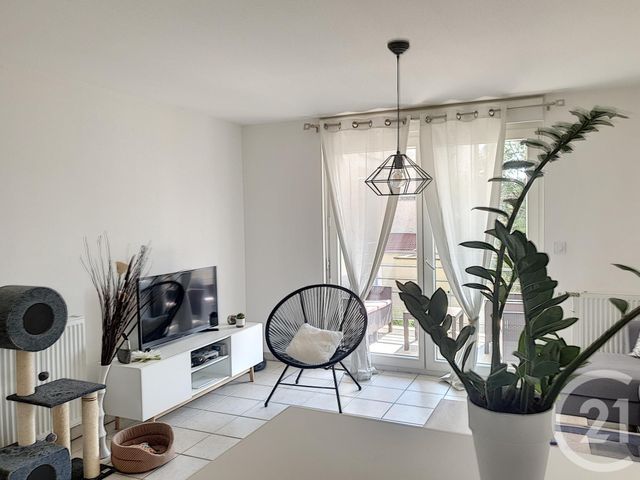 Afficher la photo en grand Appartement F2 à louer - 2 pièces - 46.0 m2 - TROYES - 10 - CHAMPAGNE-ARDENNE - Century 21 Martinot Immobilier