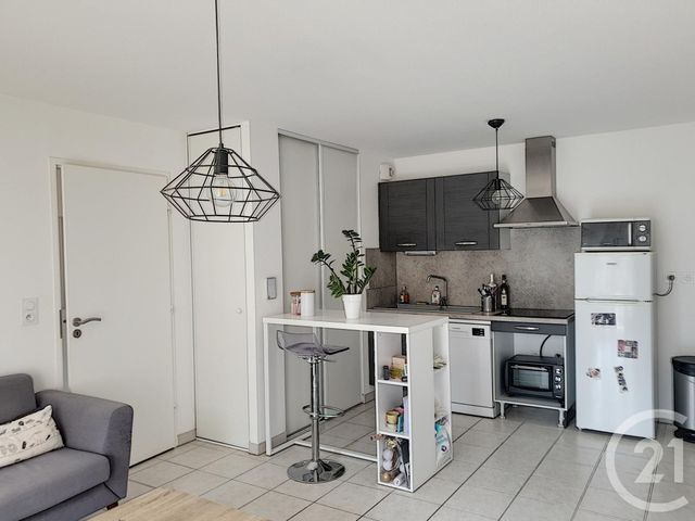 Afficher la photo en grand Appartement F2 à louer - 2 pièces - 46.0 m2 - TROYES - 10 - CHAMPAGNE-ARDENNE - Century 21 Martinot Immobilier