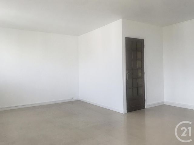 Appartement F3 à louer - 3 pièces - 65.0 m2 - TROYES - 10 - CHAMPAGNE-ARDENNE - Century 21 Martinot Immobilier