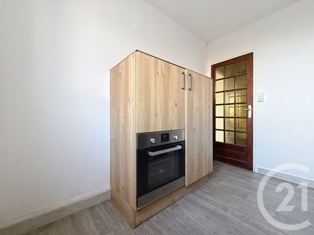 Appartement F3 à louer - 3 pièces - 65.0 m2 - TROYES - 10 - CHAMPAGNE-ARDENNE - Century 21 Martinot Immobilier