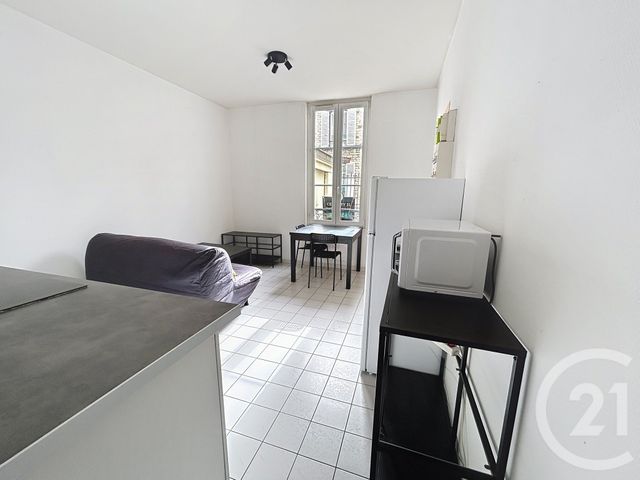 Appartement F2 à louer - 2 pièces - 29.0 m2 - STE SAVINE - 10 - CHAMPAGNE-ARDENNE - Century 21 Martinot Immobilier