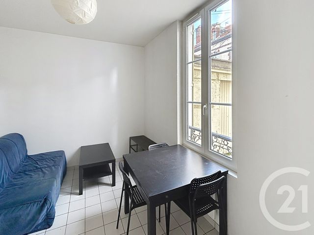 Appartement F2 à louer - 2 pièces - 29.0 m2 - STE SAVINE - 10 - CHAMPAGNE-ARDENNE - Century 21 Martinot Immobilier