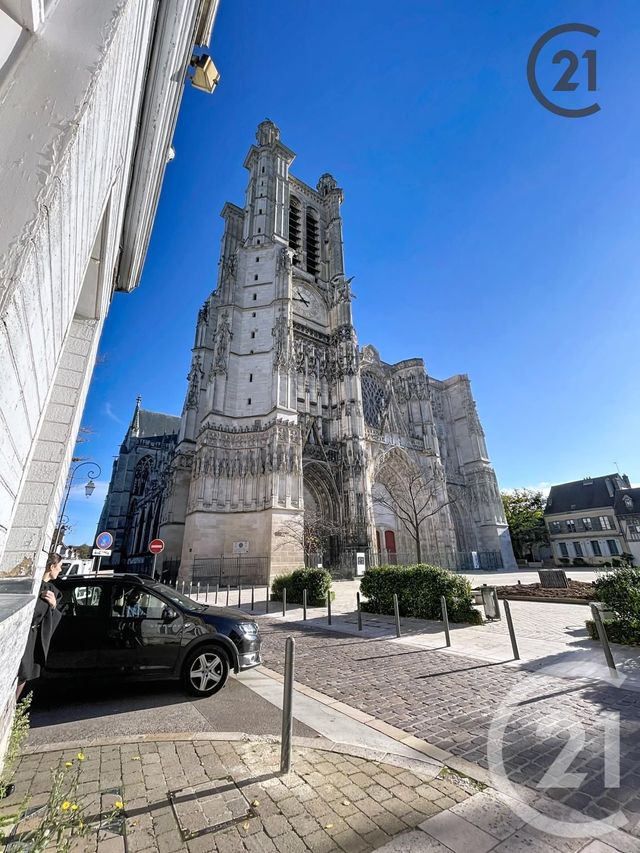 Appartement T4 à vendre - 4 pièces - 83.0 m2 - TROYES - 10 - CHAMPAGNE-ARDENNE - Century 21 Martinot Immobilier