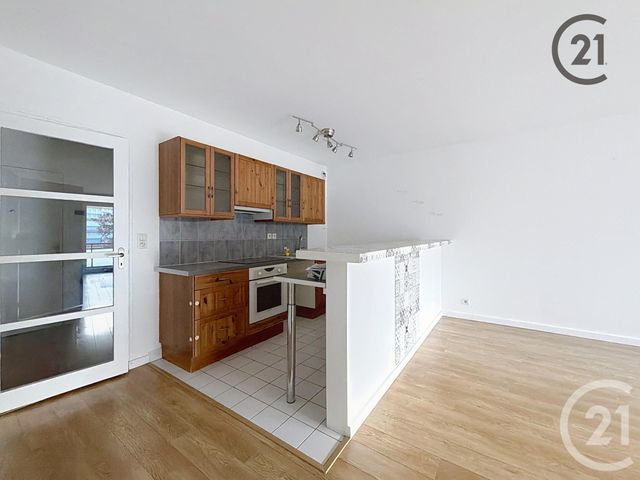 Appartement F3 à louer - 3 pièces - 73.4 m2 - TROYES - 10 - CHAMPAGNE-ARDENNE - Century 21 Martinot Immobilier