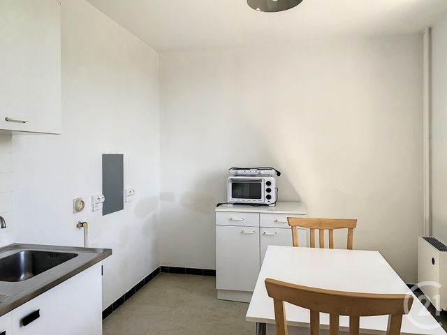 Appartement Studio à louer - 1 pièce - 35.0 m2 - TROYES - 10 - CHAMPAGNE-ARDENNE - Century 21 Martinot Immobilier