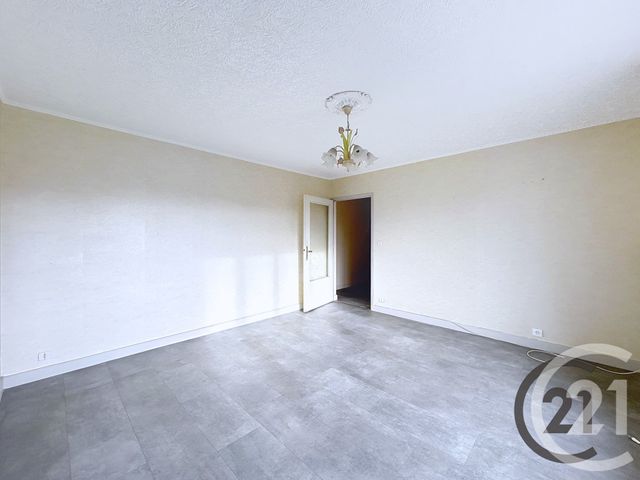 Appartement T2 à vendre - 2 pièces - 48.14 m2 - ST ANDRE LES VERGERS - 10 - CHAMPAGNE-ARDENNE - Century 21 Martinot Immobilier