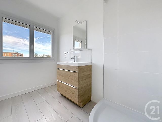 Appartement à vendre - 3 pièces - 56.08 m2 - TROYES - 10 - CHAMPAGNE-ARDENNE - Century 21 Martinot Immobilier