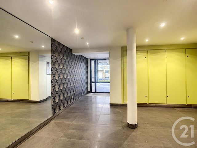 Appartement T2 à louer - 2 pièces - 38.4 m2 - STE SAVINE - 10 - CHAMPAGNE-ARDENNE - Century 21 Martinot Immobilier